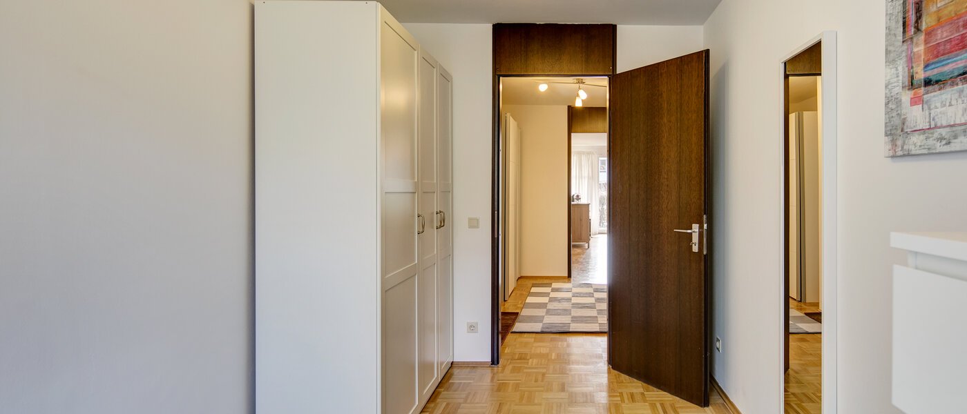 マンション München Arabellapark 03 2.　寝室 6561