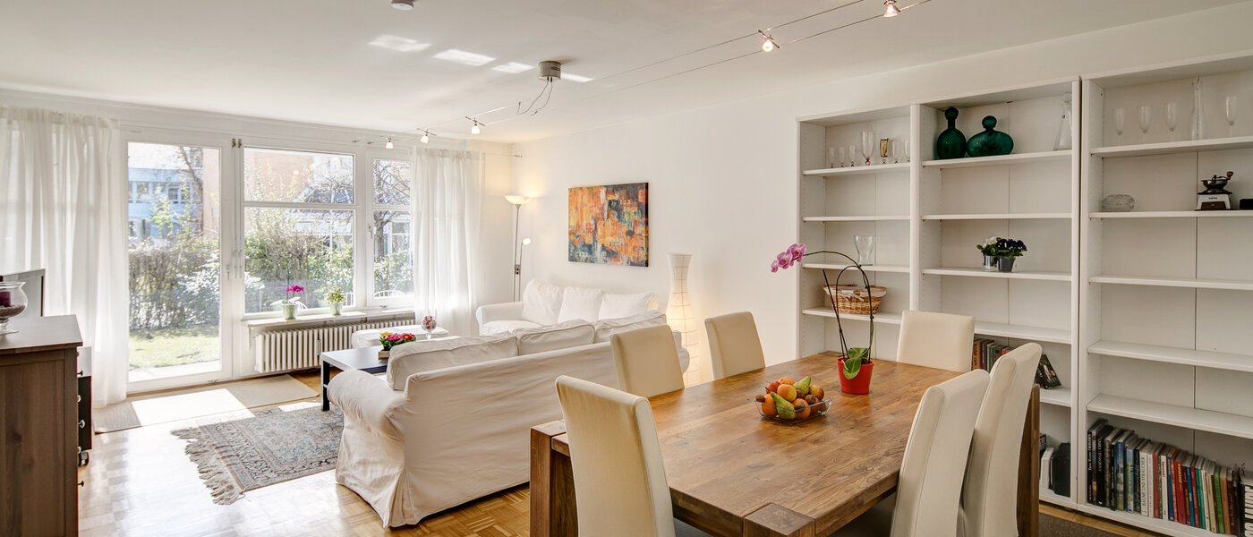 マンション München Arabellapark 05 リビングエリア 6561