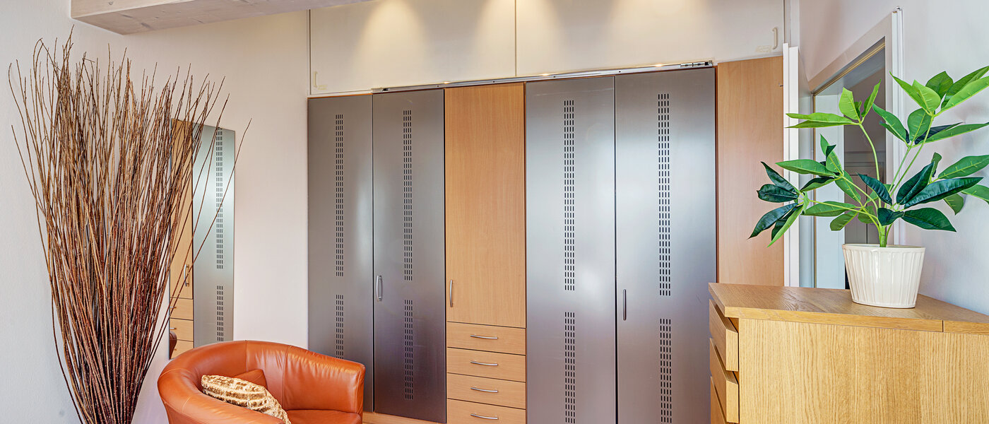 アティック・フラット（屋根裏） München Giesing 03 寝室 6583