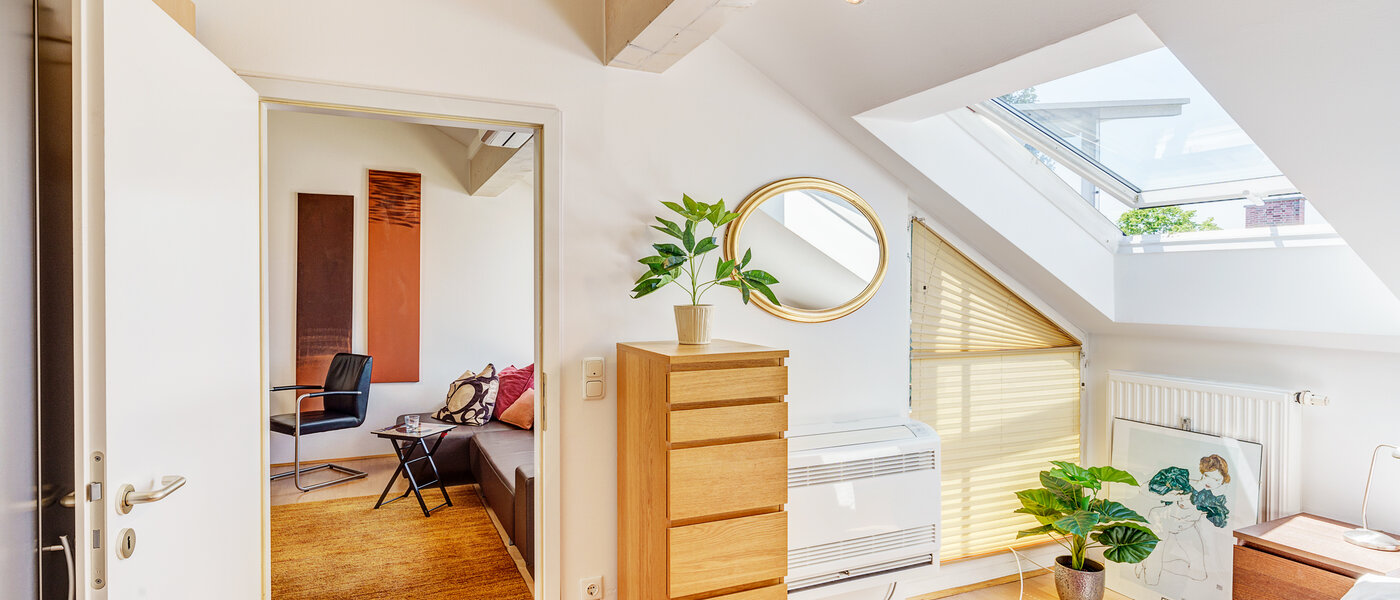 アティック・フラット（屋根裏） München Giesing 04 寝室 6583