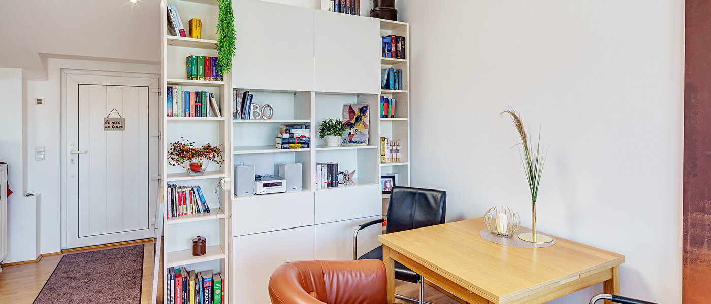 アティック・フラット（屋根裏） München Giesing 03 リビングエリア 6583