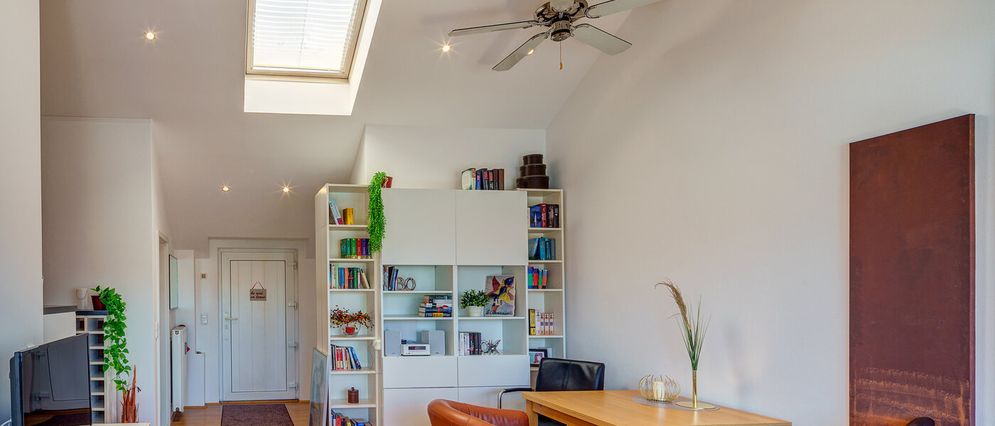 アティック・フラット（屋根裏） München Giesing 04 リビングエリア 6583