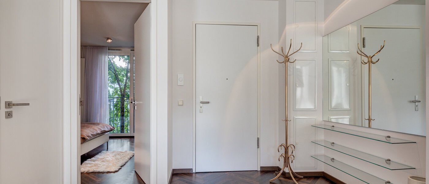 マンション München Maxvorstadt 02 玄関入り口 6689