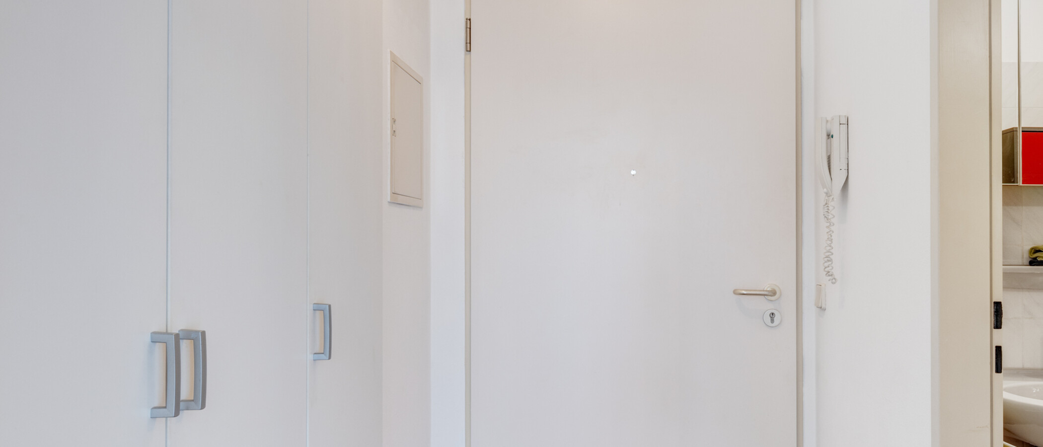 庭付き住宅 München Neuhausen 02 玄関入り口 6696