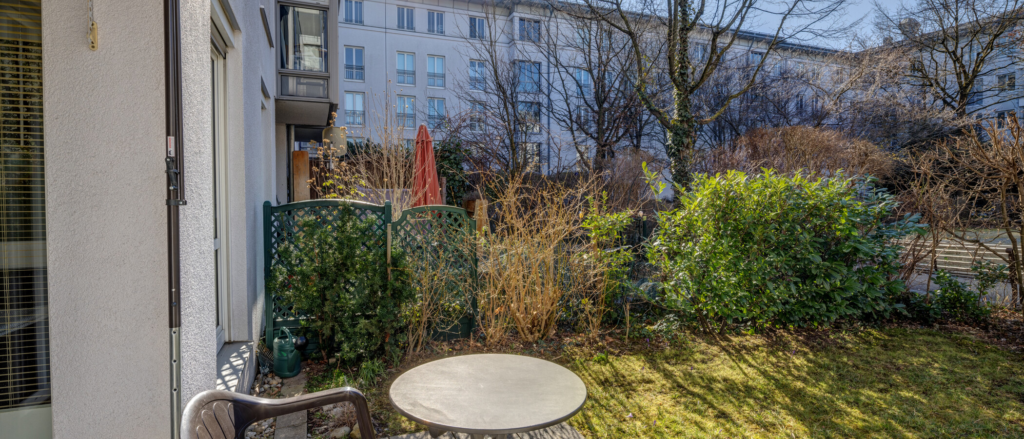 庭付き住宅 München Neuhausen 02 庭 6696