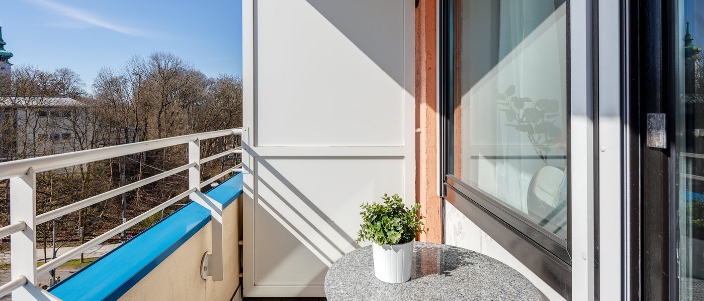 マンション München Bogenhausen 01 ベランダ 6716