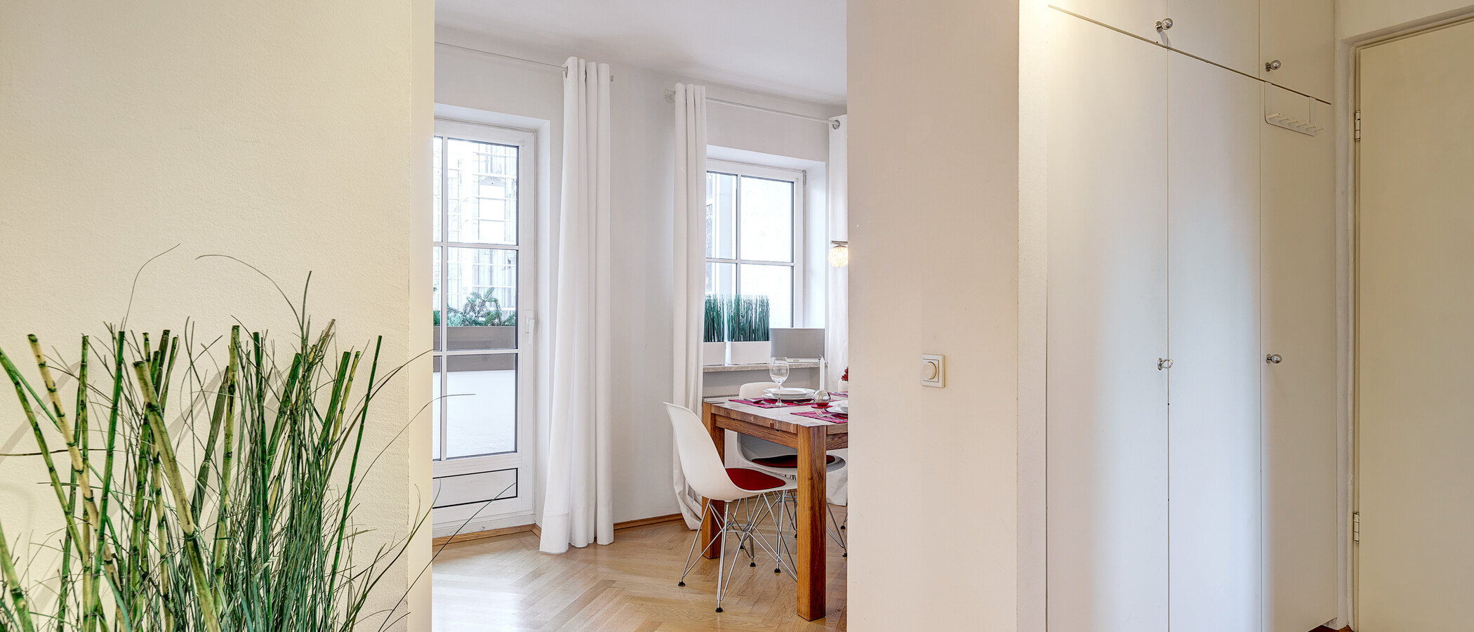 マンション München Schwabing-West (rund um den Bonner Platz) 03 玄関入り口 6724