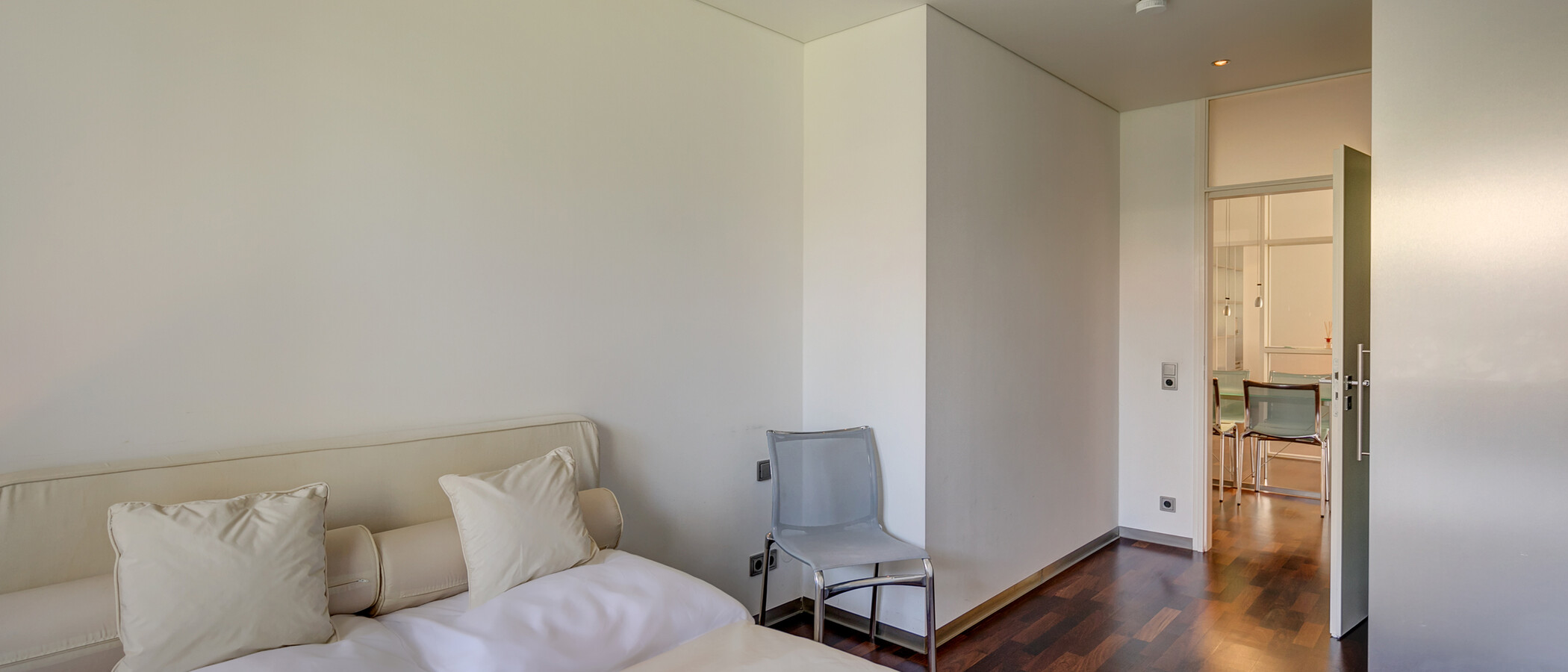 マンション München Herzogpark 04 ２つめの寝室 673