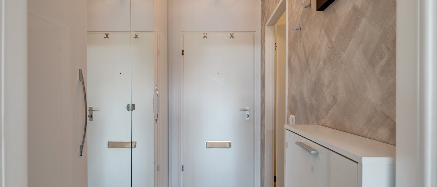 マンション München Au 02 玄関入り口 6755