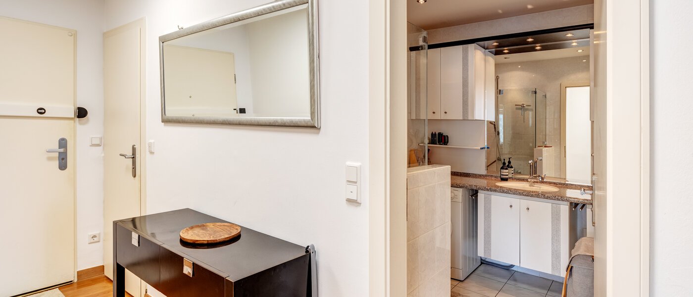 マンション München Schwabing 02 玄関入り口 7020