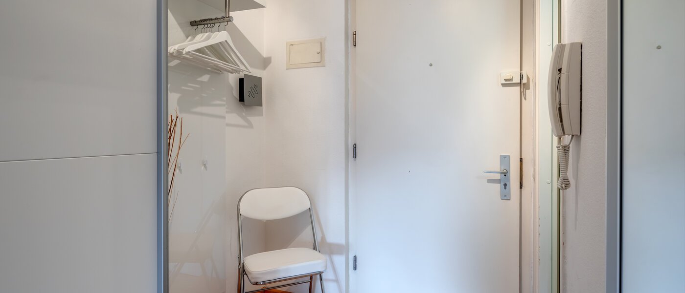 マンション München Schwabing 02 玄関入り口 7050