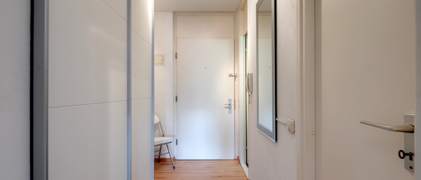 マンション München Schwabing 03 玄関入り口 7050