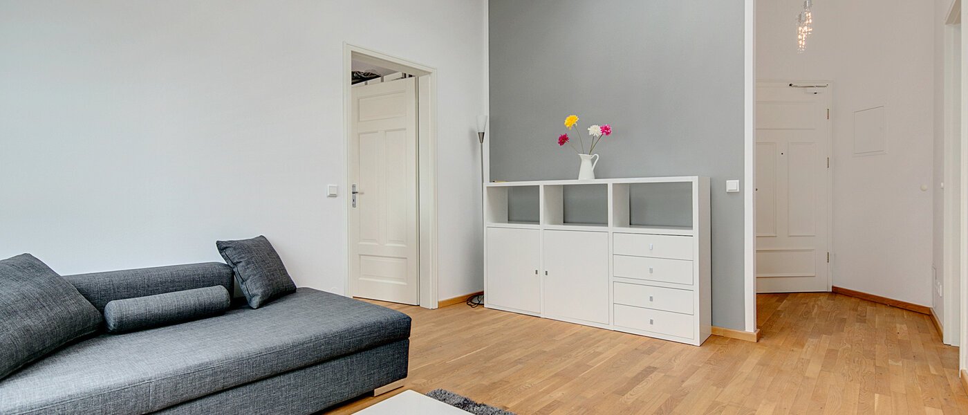 アティック・フラット（屋根裏） München Neuhausen 04 リビングルーム 7084