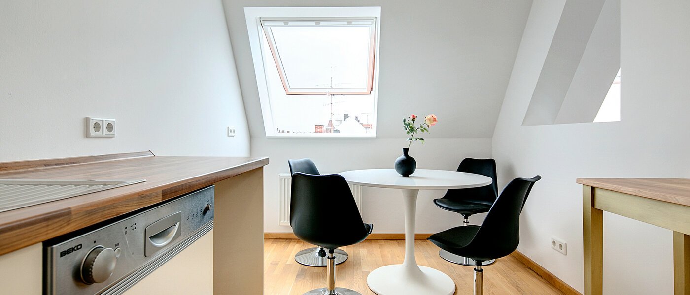 アティック・フラット（屋根裏） München Neuhausen 03 キッチン 7084
