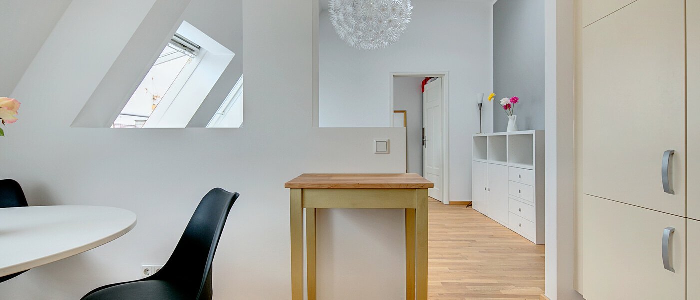 アティック・フラット（屋根裏） München Neuhausen 04 キッチン 7084