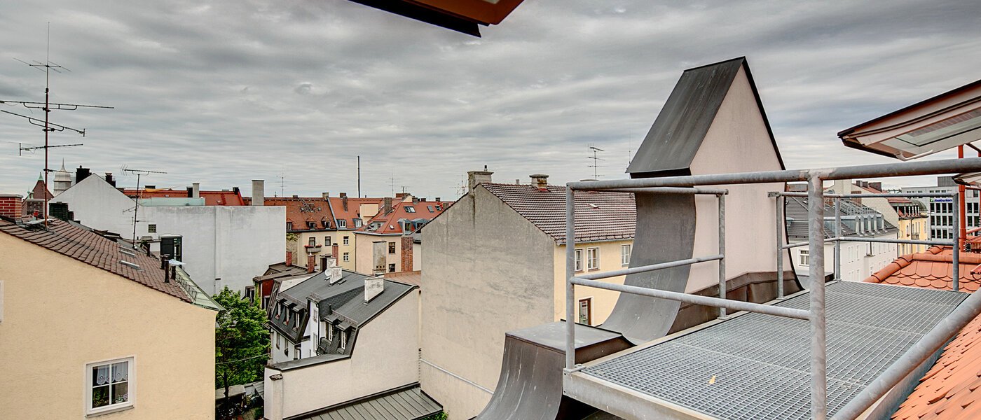 アティック・フラット（屋根裏） München Neuhausen 01 物件からの眺め 7084