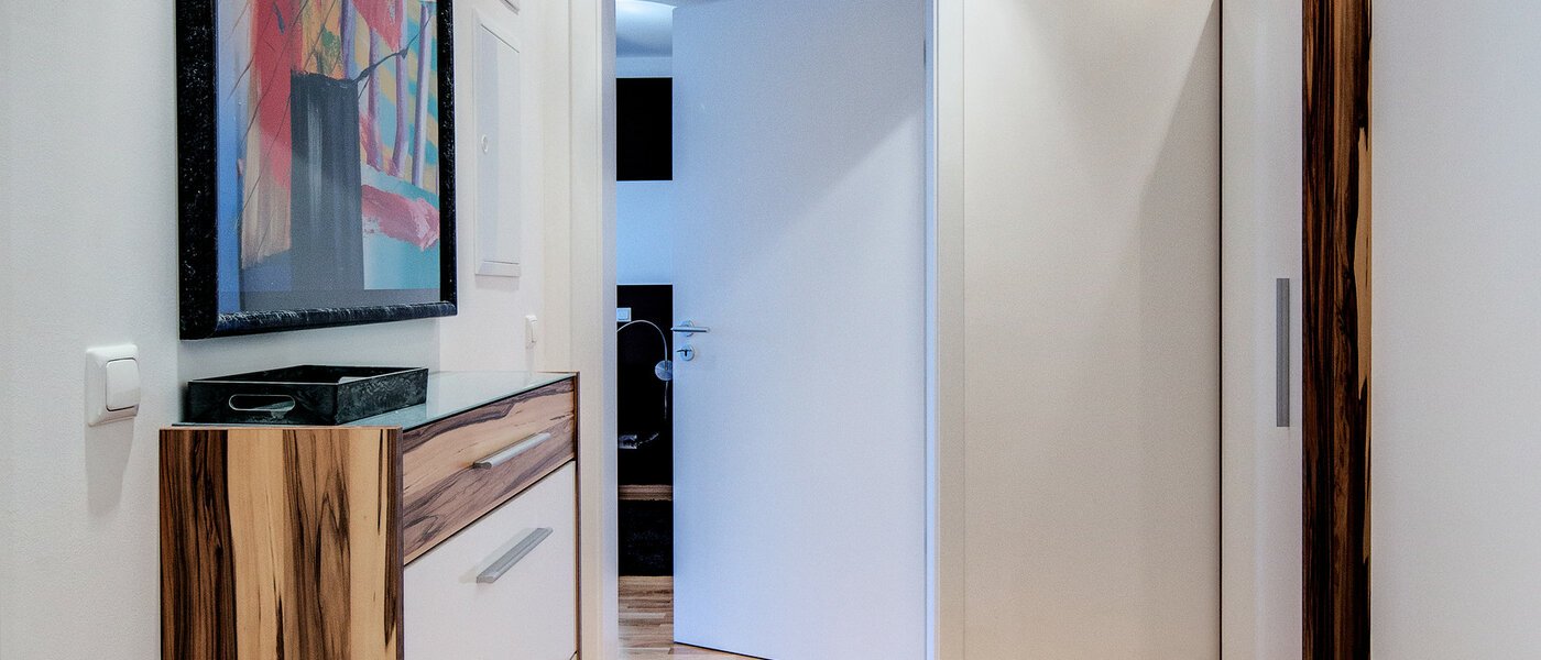 マンション München Johanneskirchen 02 玄関入り口 7218