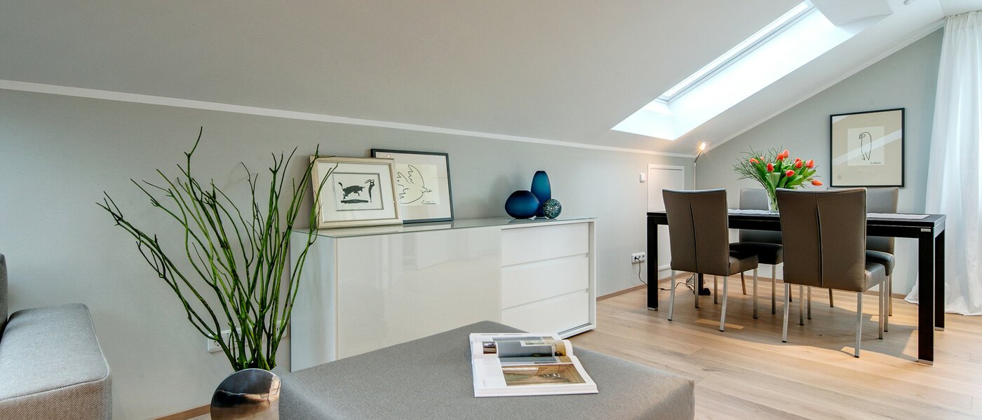 アティック・フラット（屋根裏） München Trudering 03 リビングルーム 7503
