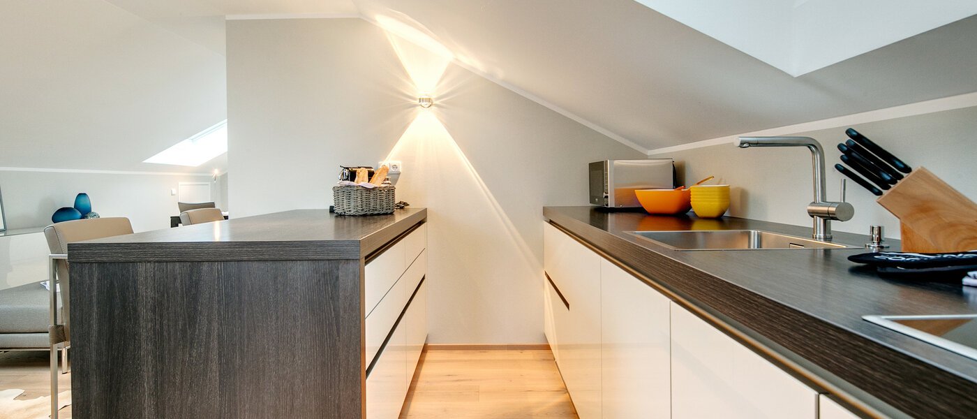 アティック・フラット（屋根裏） München Trudering 02 キッチン 7503