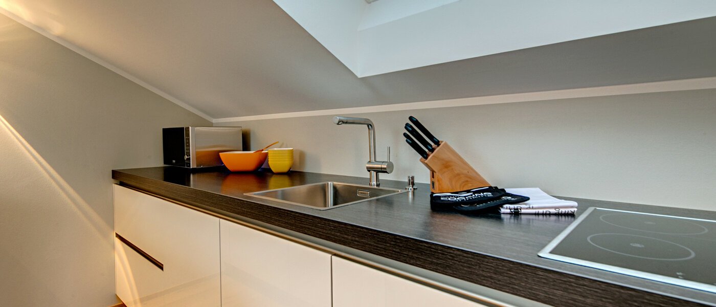 アティック・フラット（屋根裏） München Trudering 03 キッチン 7503