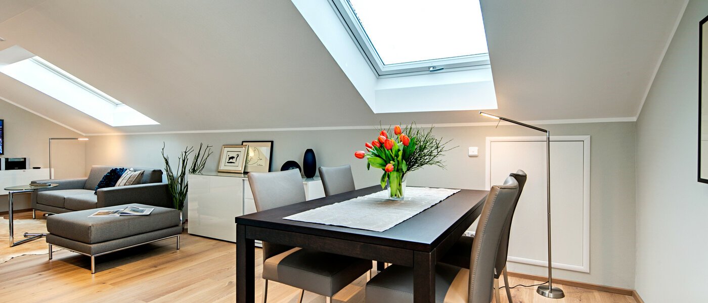 アティック・フラット（屋根裏） München Trudering 01 ダイニング 7503