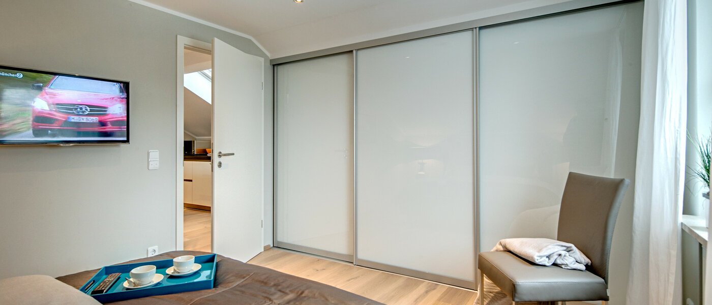 アティック・フラット（屋根裏） München Trudering 03 寝室 7503