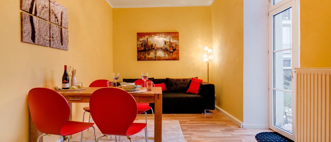 マンション München Neuhausen 01 リビングルーム 7528