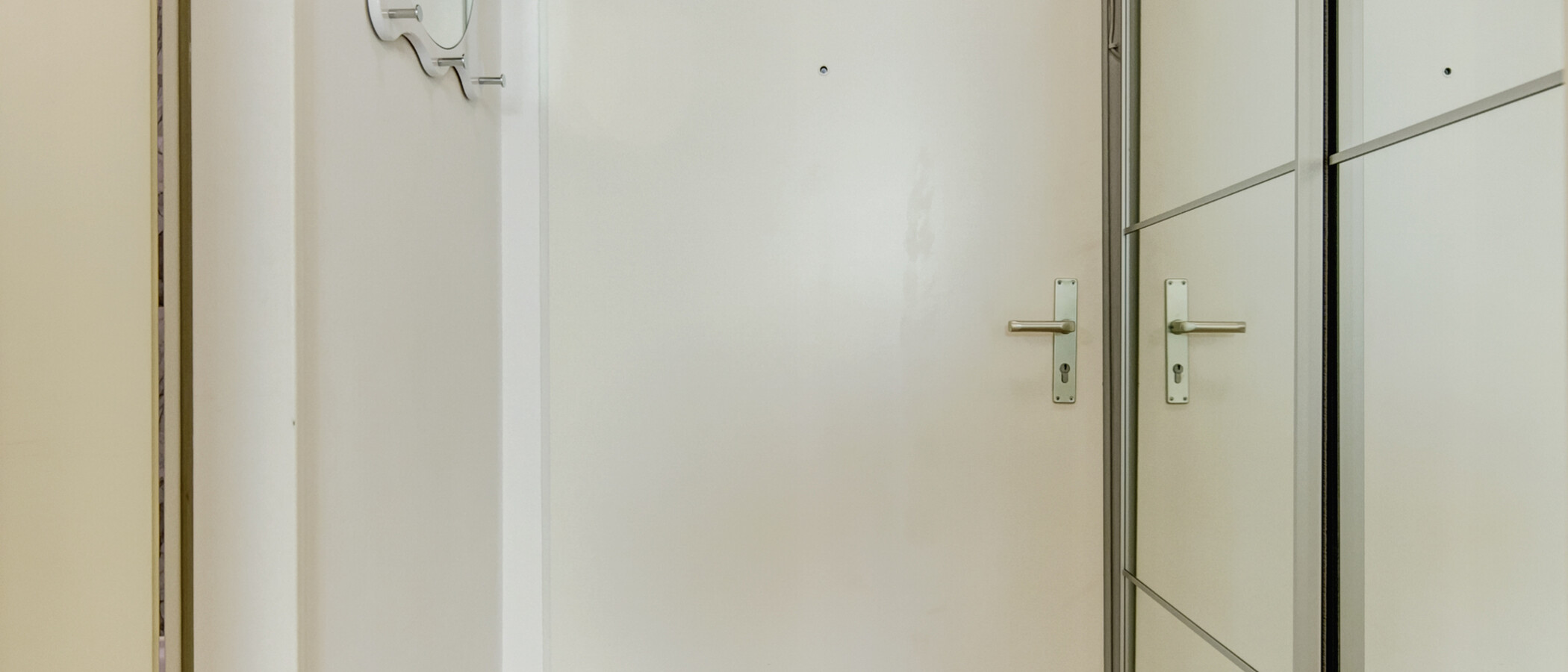 マンション München Harlaching 02 玄関入り口 7584