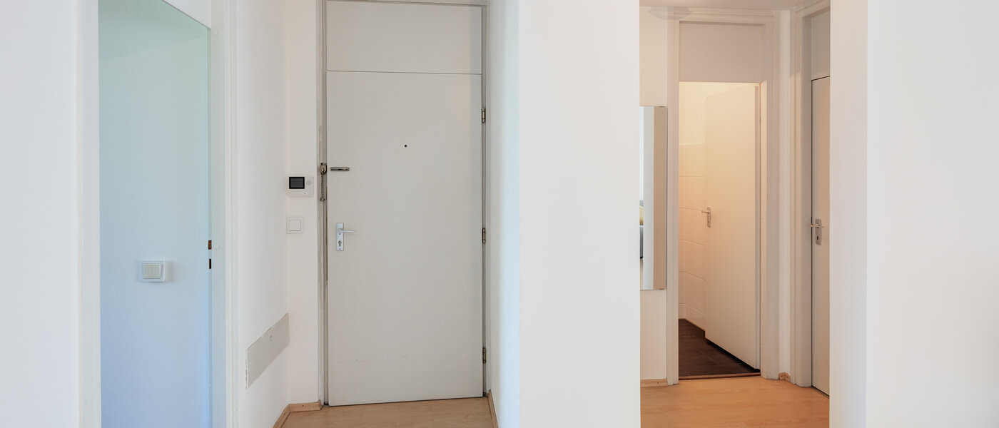 マンション München Schwabing-Nord (zw. Leopoldstraße & Englischen Garten) 01 玄関入り口 7670