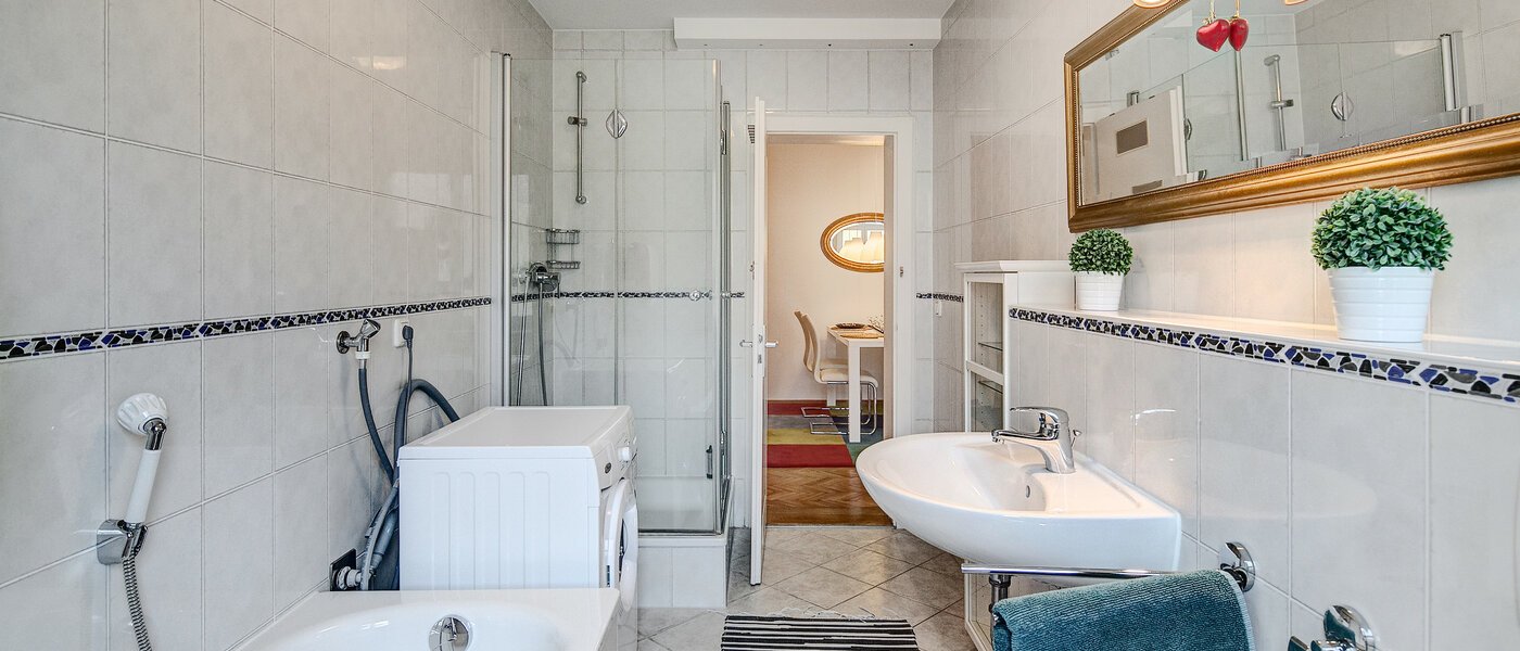 マンション München Schwabing (links der Leopoldstraße) 04 浴室 7776