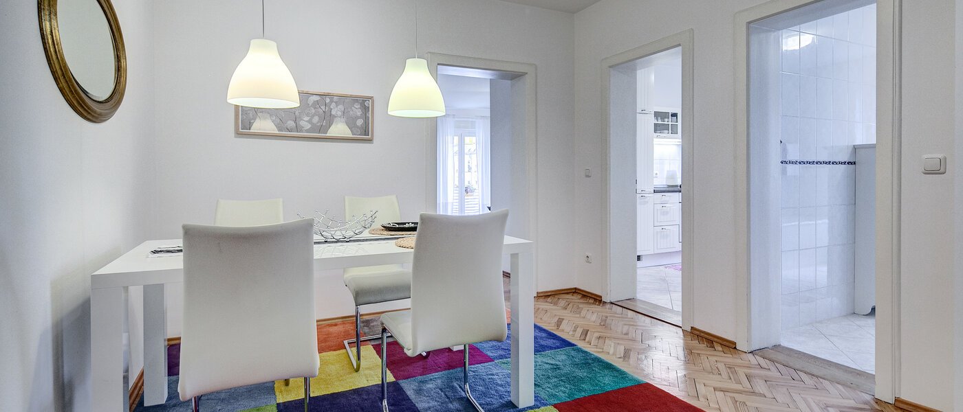 マンション München Schwabing (links der Leopoldstraße) 01 玄関入り口 7776