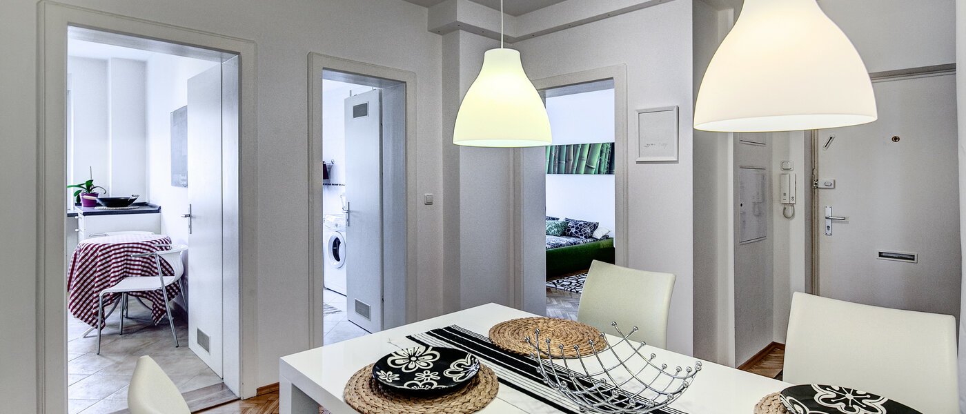 マンション München Schwabing (links der Leopoldstraße) 04 玄関入り口 7776