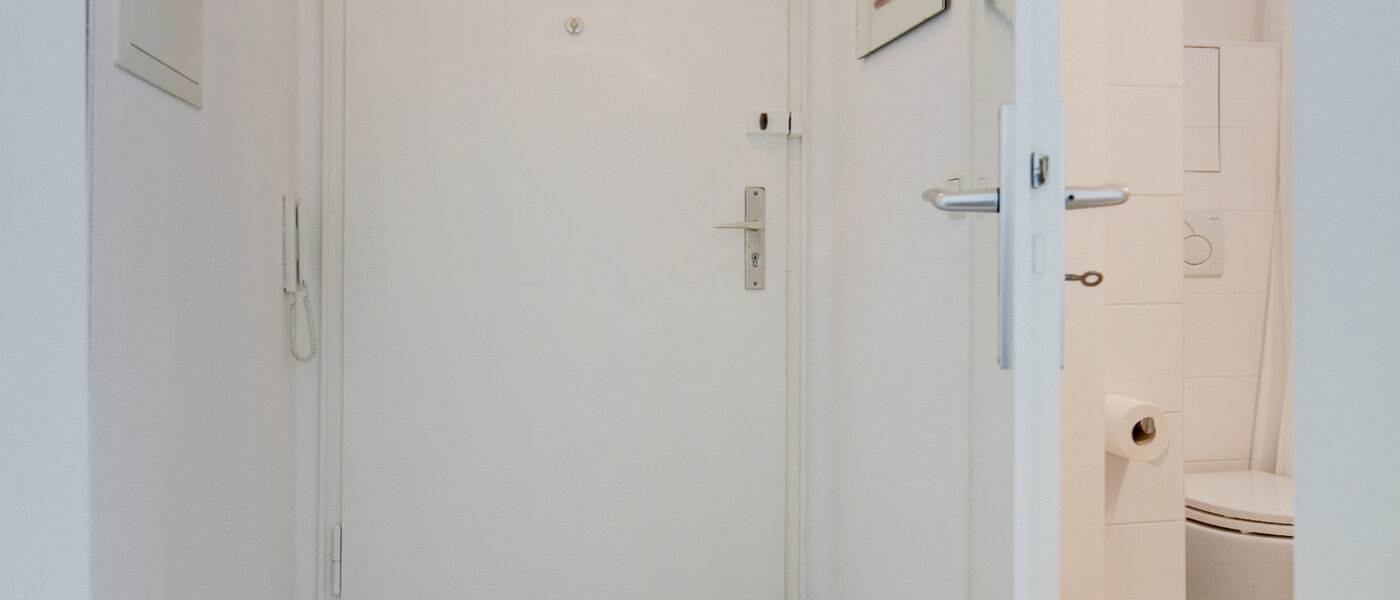 アパルトマン München Lehel 01 玄関入り口 7892