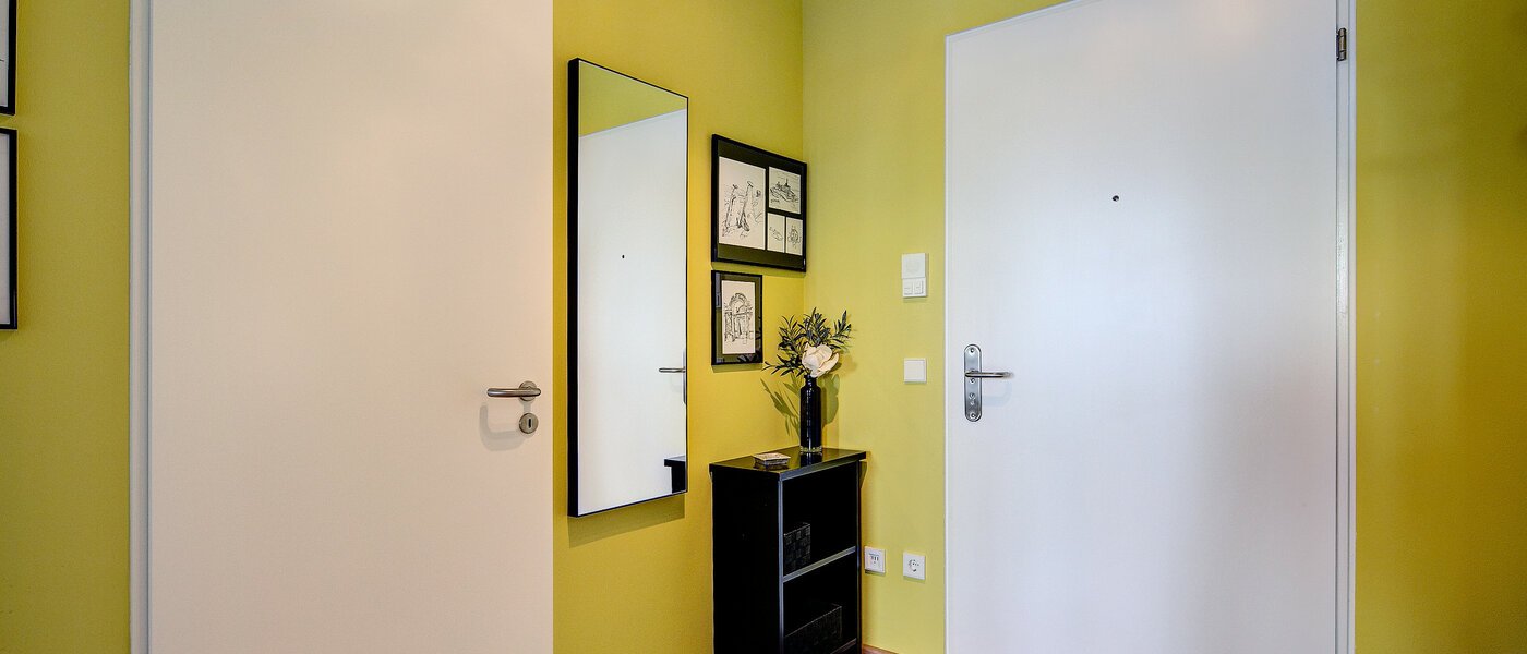 マンション München Olympiadorf 02 玄関入り口 7900