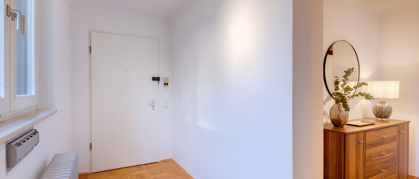 マンション München Haidhausen 04 玄関入り口 7905