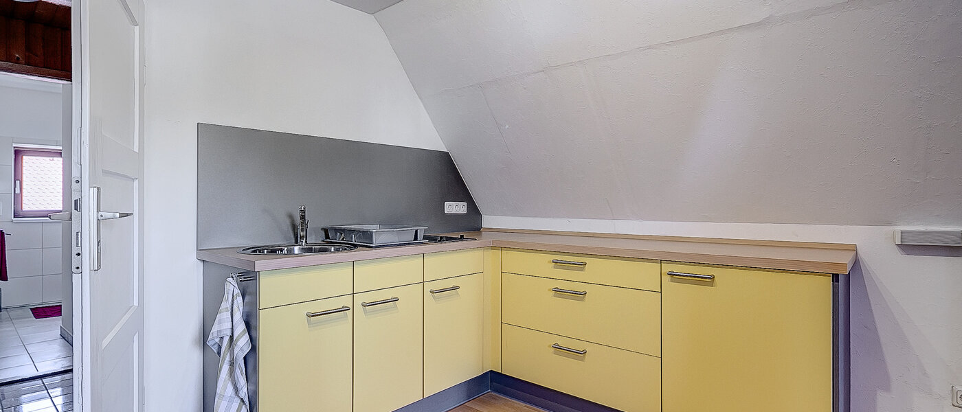 アティック・フラット（屋根裏） München Untermenzing 02 キッチン 7937