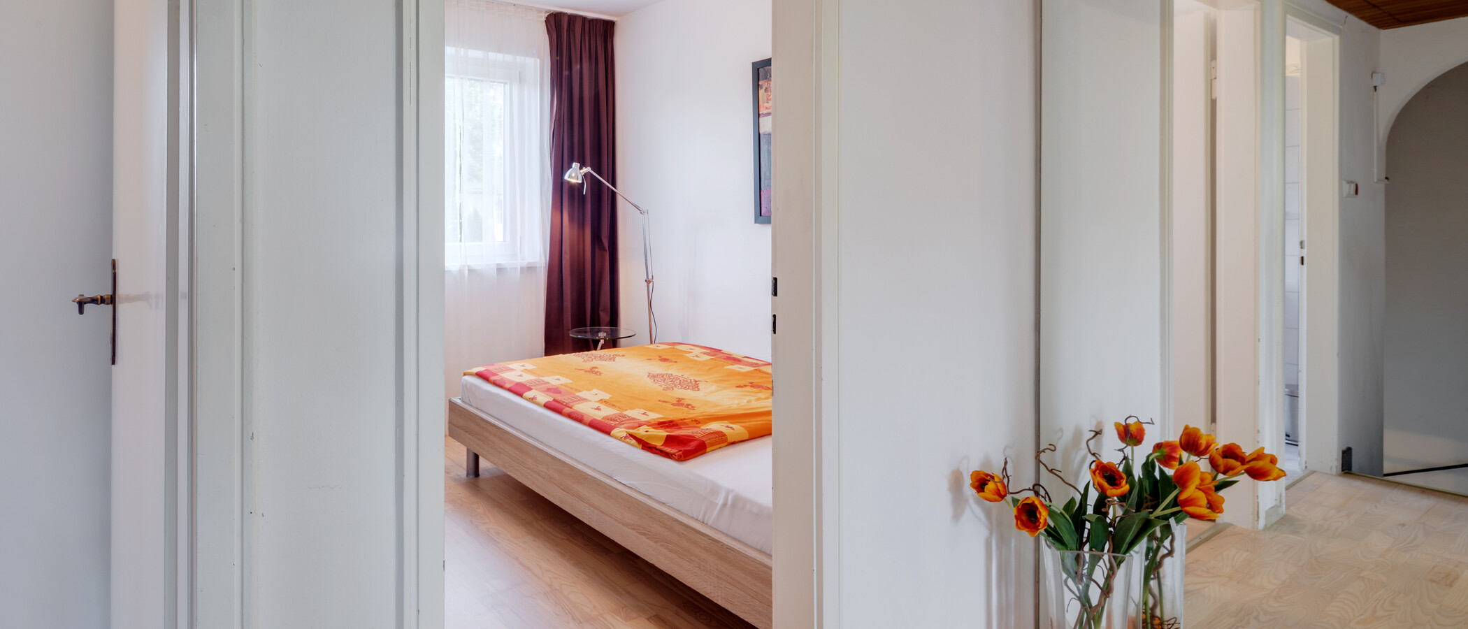 テラスハウス角住宅 München Ramersdorf 04 玄関入り口 8036