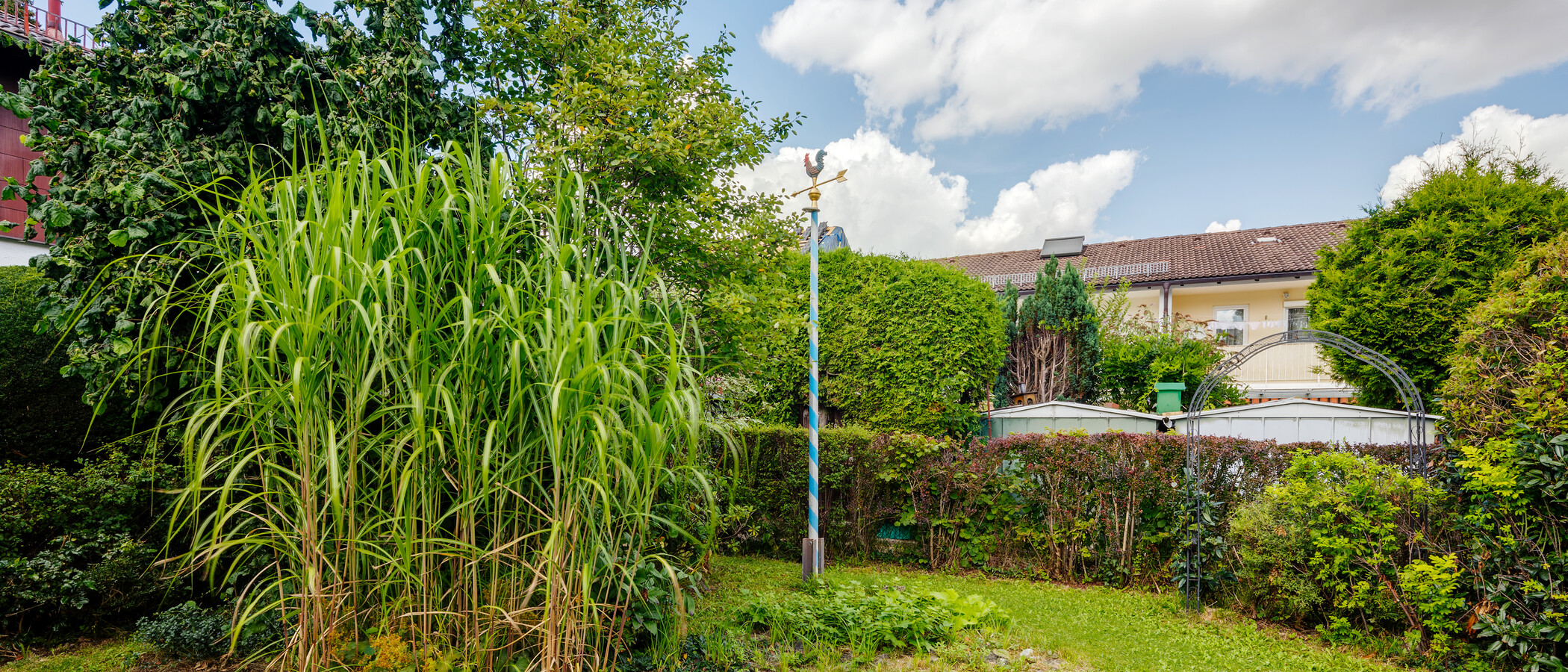 テラスハウス角住宅 München Ramersdorf 01 庭 8036