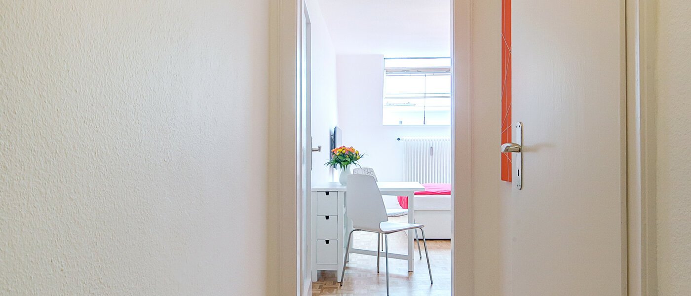 マンション München Schwabing 02 玄関入り口 8131