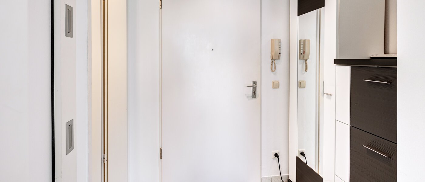 庭付き住宅 Haar 01 玄関入り口 8167