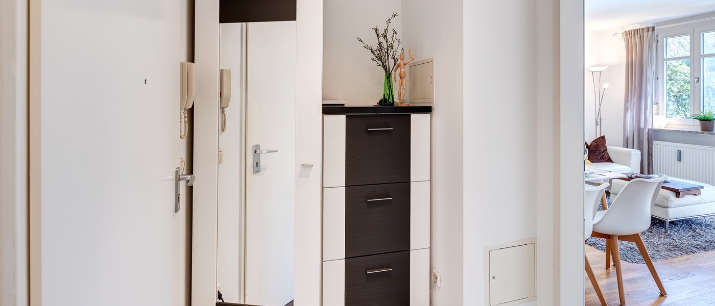 庭付き住宅 Haar 02 玄関入り口 8167