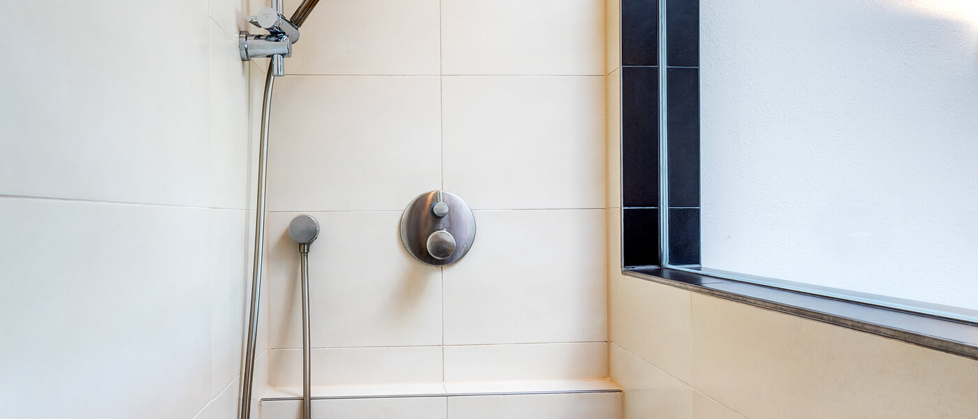 アティック・フラット（屋根裏） München Menterschwaige 03 浴室 8181