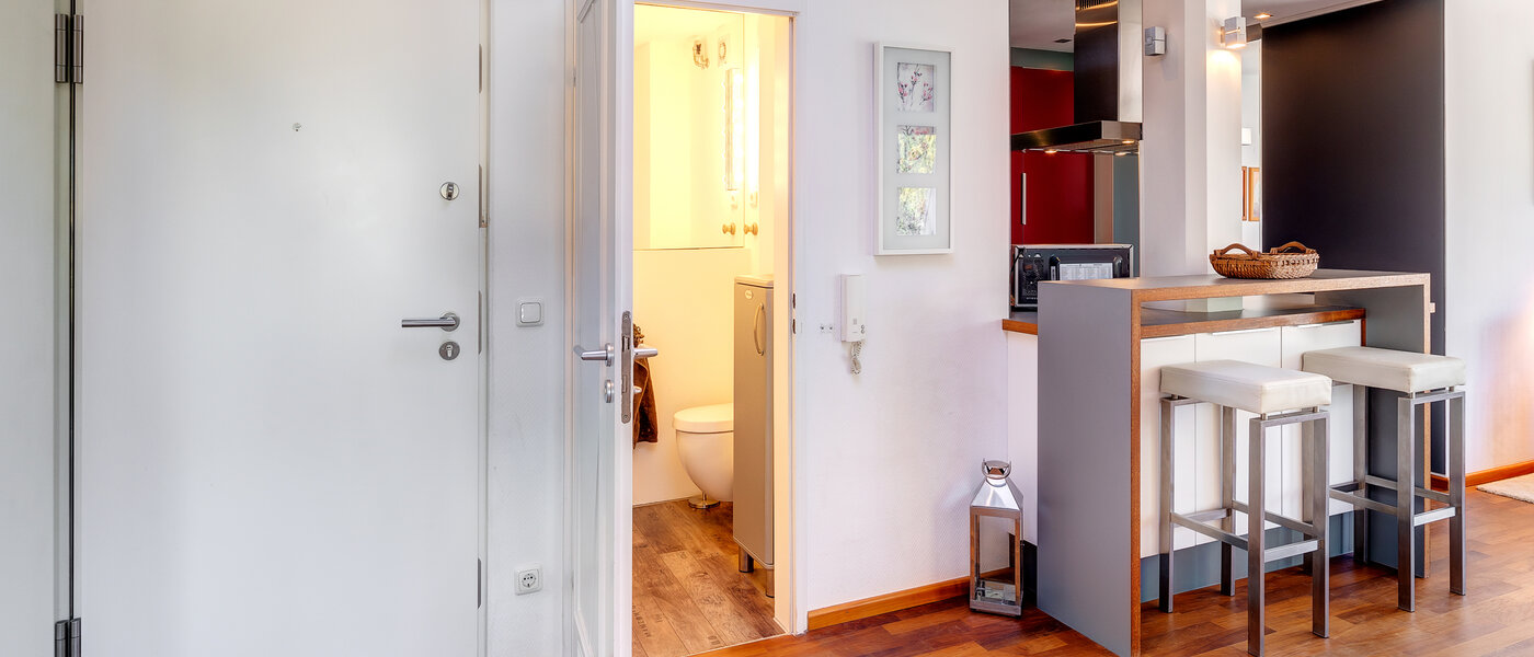 アティック・フラット（屋根裏） München Menterschwaige 02 玄関入り口 8181