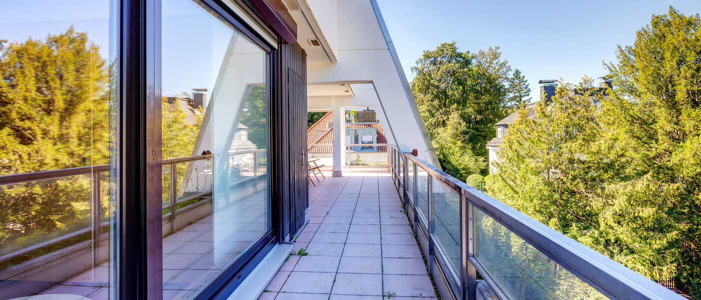 アティック・フラット（屋根裏） München Menterschwaige 02 ルーフテラス 8181