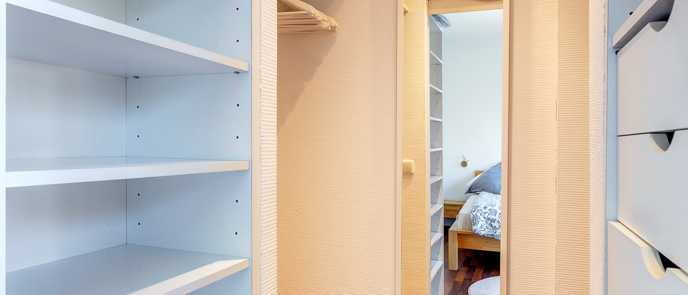 アティック・フラット（屋根裏） München Menterschwaige 01 ウォークイン・カップボード 8181