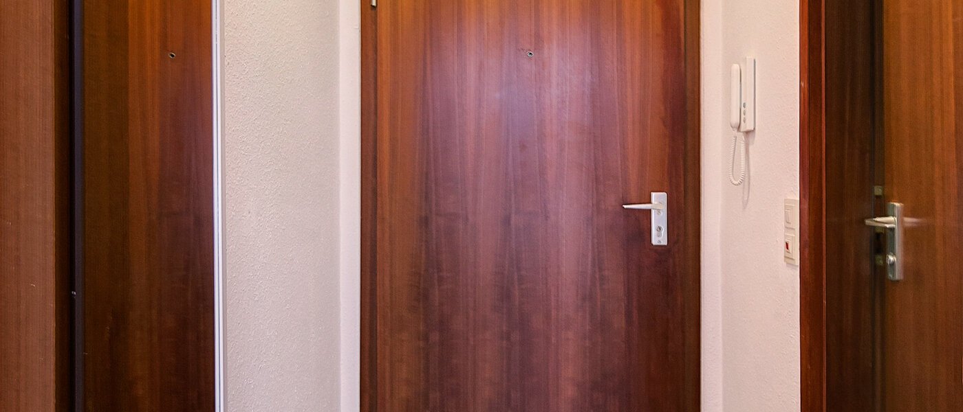 マンション Unterschleißheim 01 玄関入り口 8212