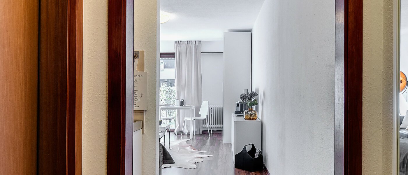 マンション Unterschleißheim 02 玄関入り口 8212