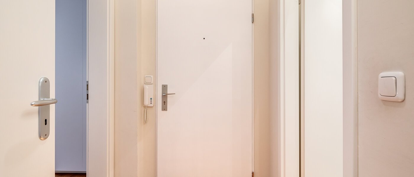 マンション München Schwabing 01 玄関入り口 8281