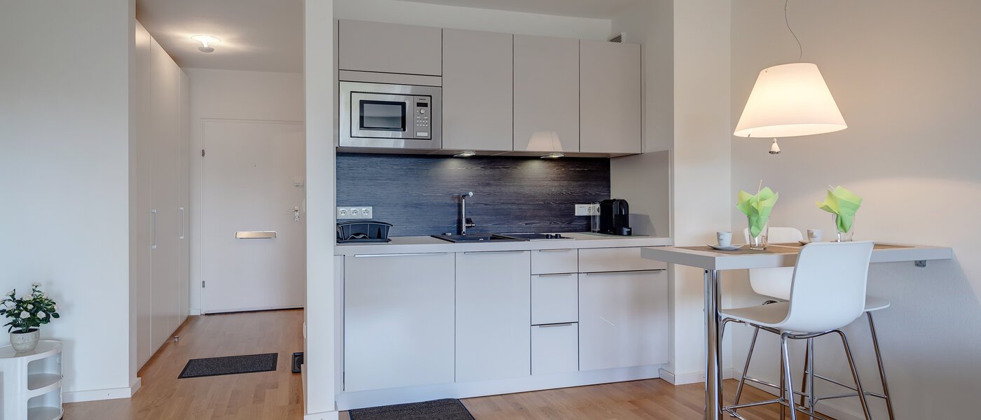 アティック・フラット（屋根裏） München Solln 01 キッチン 8282