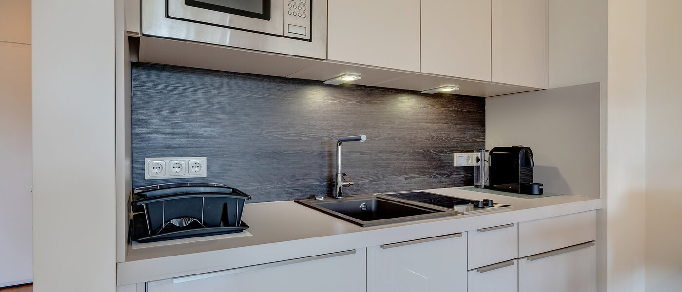 アティック・フラット（屋根裏） München Solln 02 キッチン 8282